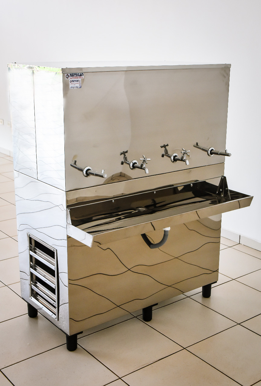 Bebedouro Industrial 200 Litros inox 304, capacidade 600 pessoas por hora, dimensoes 105 × 75 × 157 cm